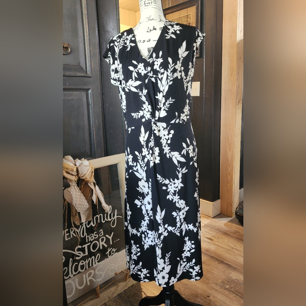 IMAN Black and White Floral Maxi Dress